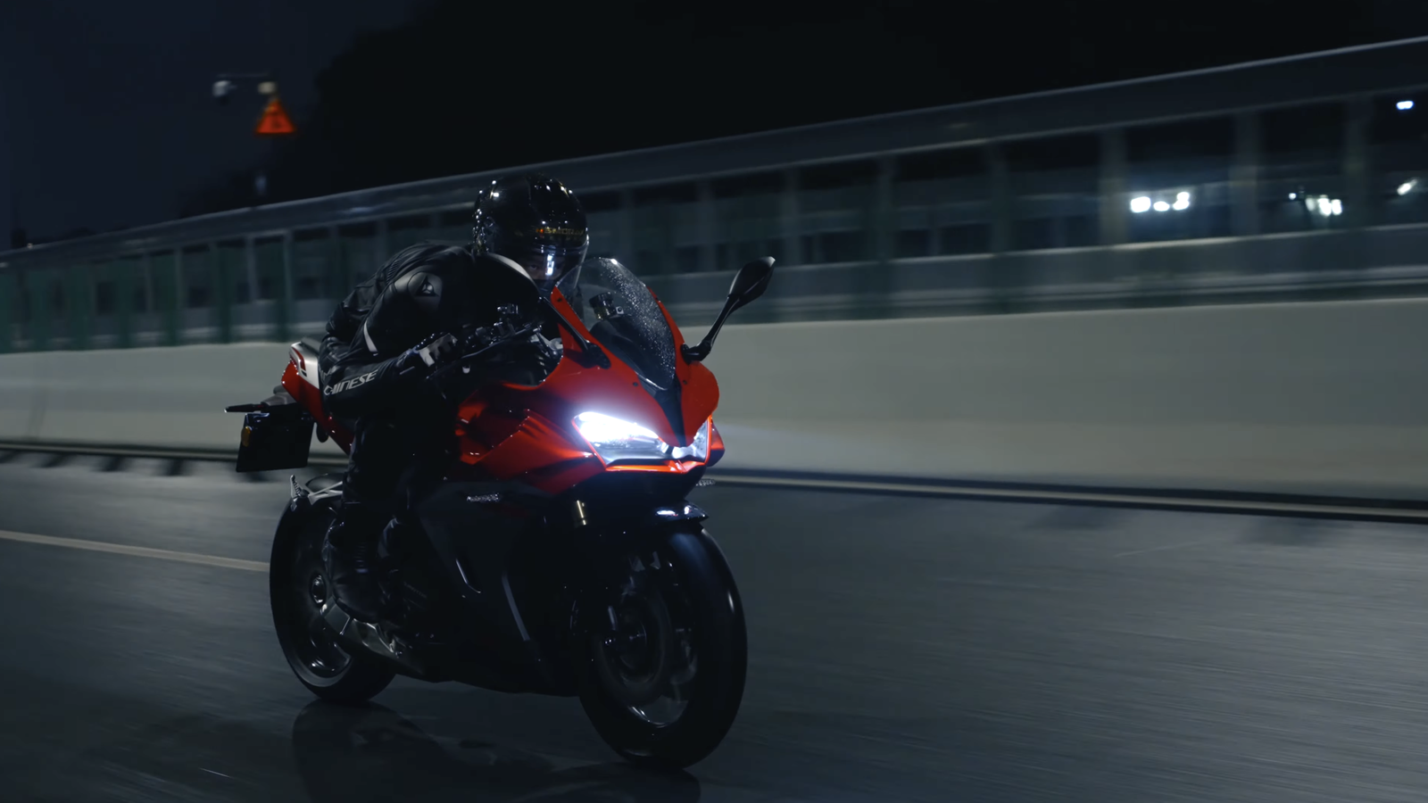 The QJ Motor SRK 500 RA automatic gearbox sports bike